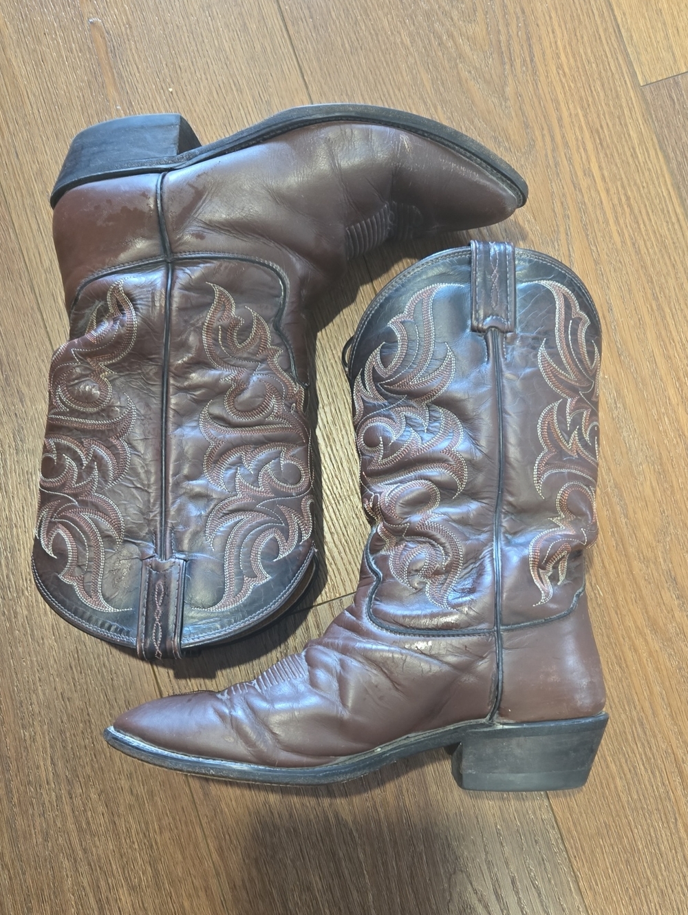 TONY LAMA MENS LEATHER COWBOY BOOTS SIZE 11EE.. #8215